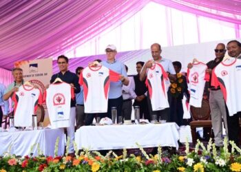 Kashmir Marathon-2026 :  CM Omar unveils official merchandise
