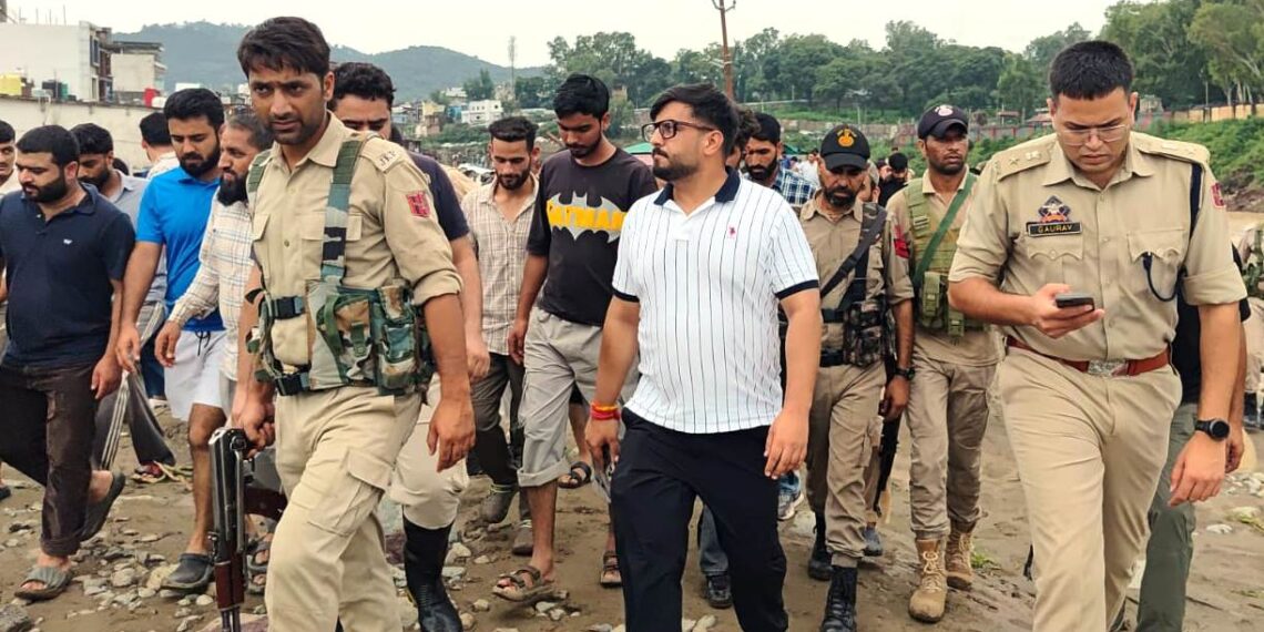 District admin Rajouri intensifies flood response