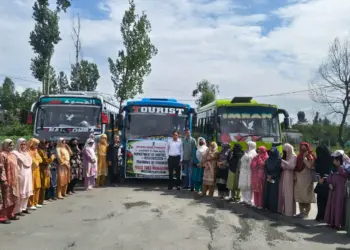 ACR Kulgam flags off 84 women for exposure tour to Centre of Excellence Zawoora