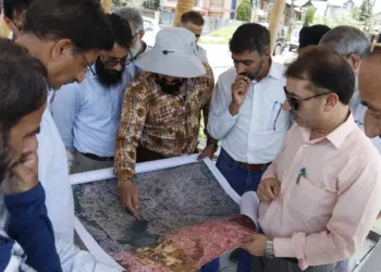Khushalsar-Gilsar Lake System : VC LCMA inspects, reviews conservation, demarcation measures