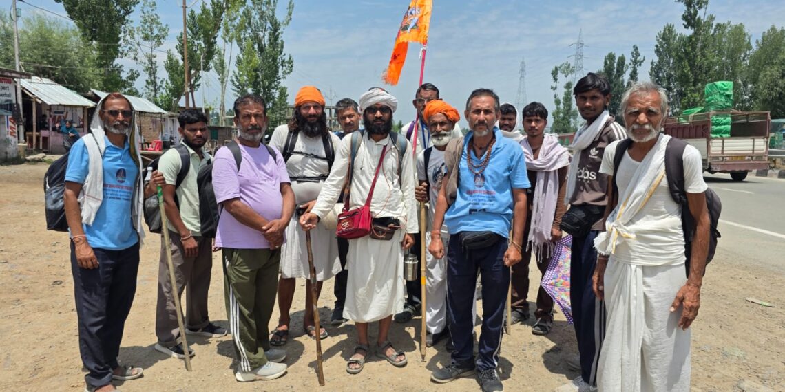 13 Jaipur pilgrims undertake 950-km foot march for SANJY