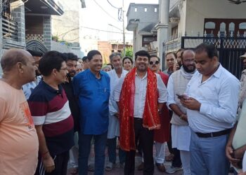 Commissioner JMC visits Ward No 61, reviews ongoing development works