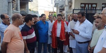 Commissioner JMC visits Ward No 61, reviews ongoing development works