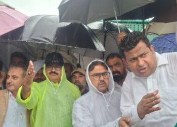 Javed Rana, Satish Sharma assess flood damage in Rajouri