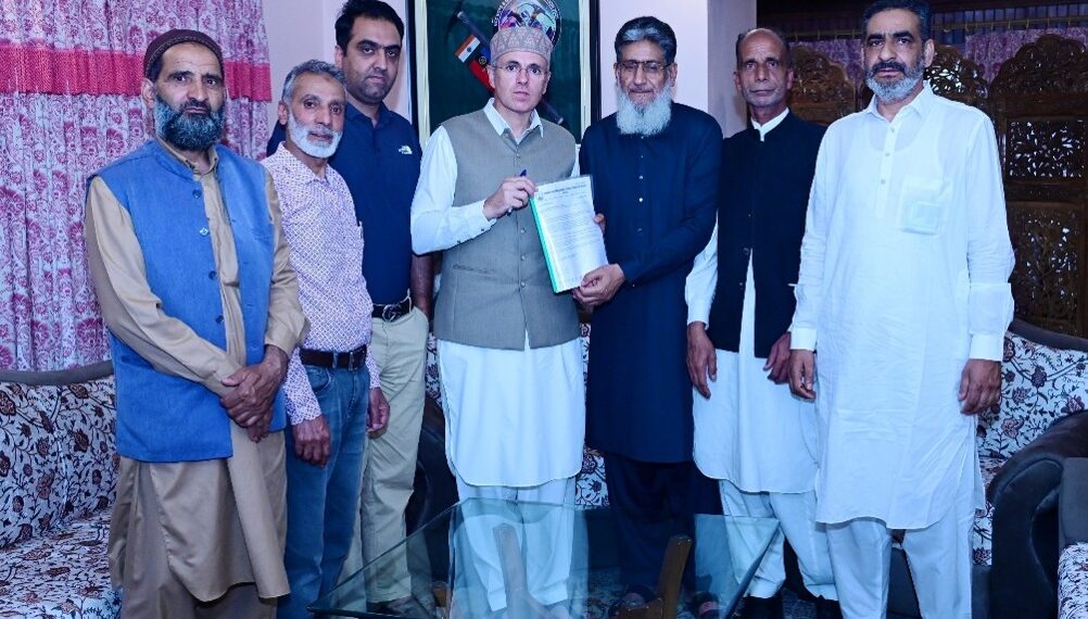 Raabita: MLAs, trade, tourism delegations call on CM Omar