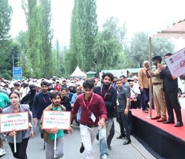 Develop spirit of doing something good for society: LG Sinha to youth