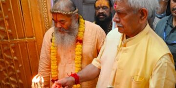 LG pays obeisance at Shri Ram Mandir at Purani Mandi