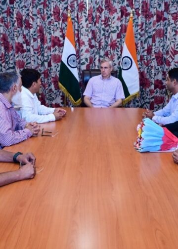 CM Omar assures support to tourism, travel sectors’ growth