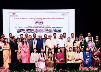 NEP focussing on developing creative, responsible citizens: LG Sinha 