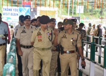 Ensure pilgrim-friendly security checks: DGP to officers