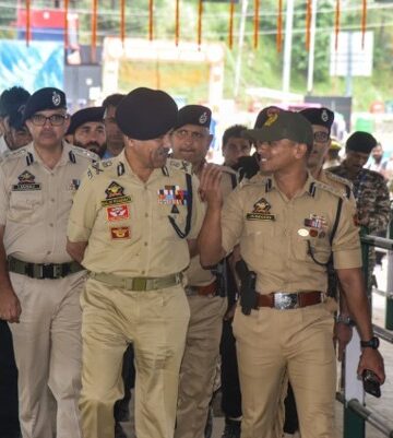 Ensure pilgrim-friendly security checks: DGP to officers