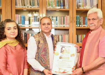 Dr Amit Wanchoo calls on LG Sinha, briefs on upcoming Chinar Book Festival