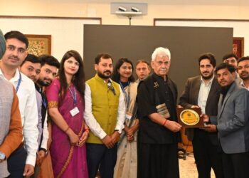IIS Officer Trainees call on LG Manoj Sinha