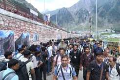 5,211 pay obeisance on day 28; 4.46 lakh so far