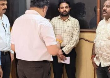 Dy CM conducts surprise inspection of several engineering offices