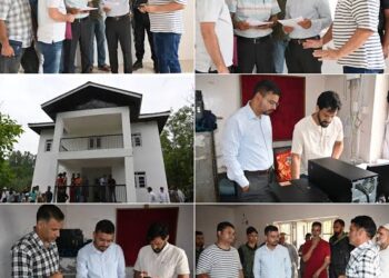 DC Kulgam oversees process of Jamabandi reading of latest Digitised Jamabandi