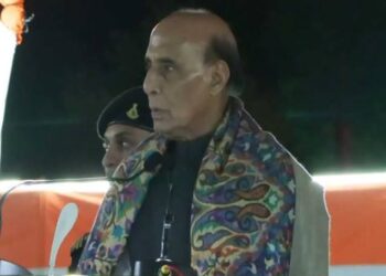 Rajnath pays tributes to Kargil War heroes  