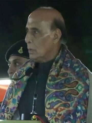 Rajnath pays tributes to Kargil War heroes