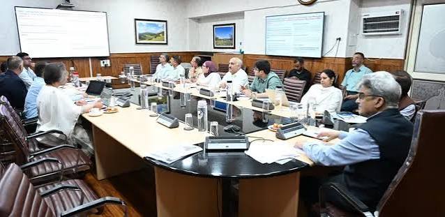 CS Atal Dulloo calls for Mission Mode completion of housing projects across J&K