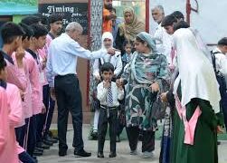 Kashmir schools reopen after 21 days summer break