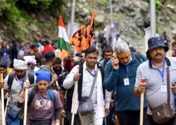 3.24 lakh pilgrims complete Amarnath Yatra in 13 days