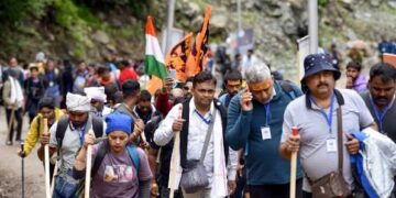 3.24 lakh pilgrims complete Amarnath Yatra in 13 days