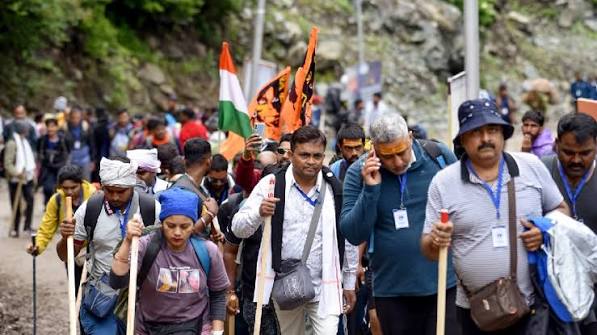 3.24 lakh pilgrims complete Amarnath Yatra in 13 days