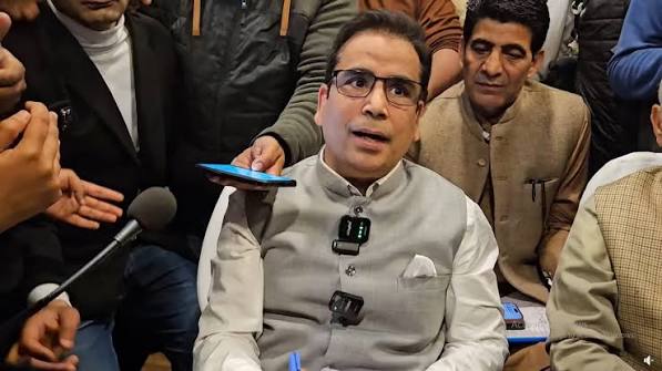NC to leave for Delhi despite pending nod for protest: Sadiq