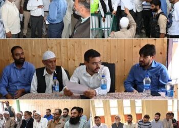 DC Kulgam visits Ziyarat Sharief Mir Syed Hussain Simnani (RA)