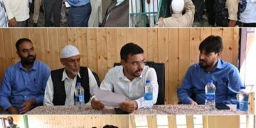 DC Kulgam visits Ziyarat Sharief Mir Syed Hussain Simnani (RA)