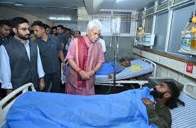 === GANDERBAL ACCIDENT ===  LG visits SKIMS, assures best medical care to injured Amarnath pilgrims