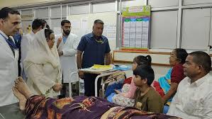 Sakeena Itoo visits SKIMS Soura, reviews treatment of injured Shri Amarnath Ji Yatra pilgrims