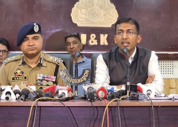 Over 26,000 devotees pay obeisance: Div Com