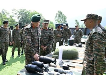 Army Chief assesses operational readiness along LoC