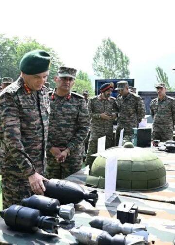 Army Chief assesses operational readiness along LoC