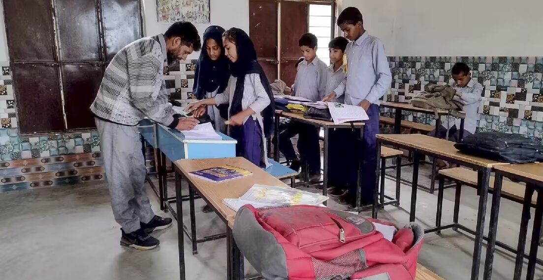 The silent ‘digital overdose’ in Kashmir classrooms
