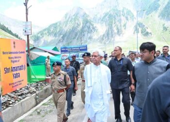 Amarnath Yatra living symbol of aspirational Jammu & Kashmir: LG Sinha 