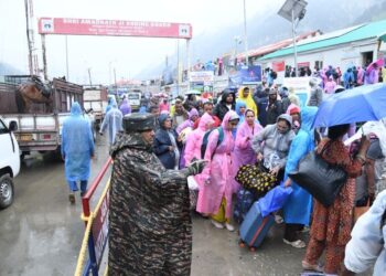 Amarnath Yatra set to cross 3-lakh mark today 