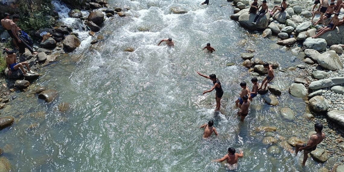 Kashmir sizzles as Srinagar logs third-hottest July day in decade