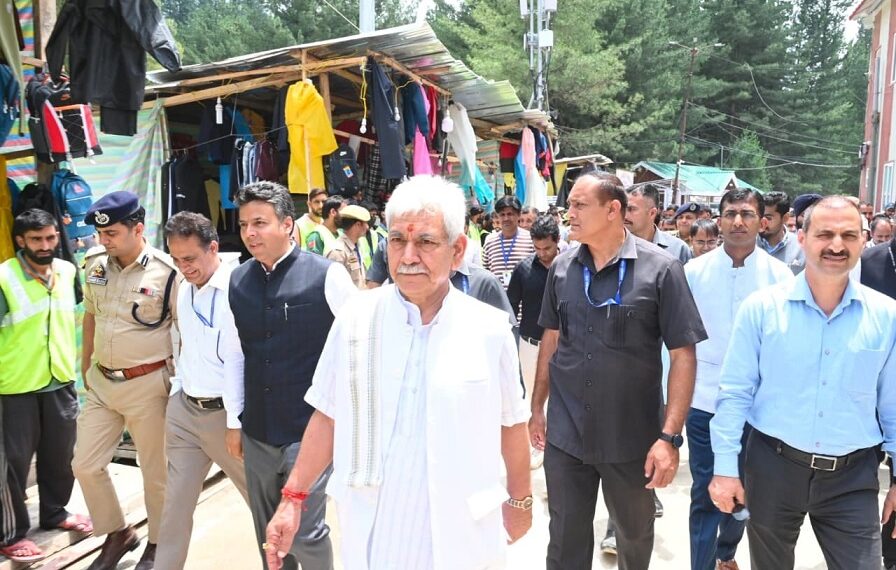 Amarnath Yatra 2026 : 3.5 lakh pilgrims pay obeisance at holy cave in first 15 days: LG Sinha