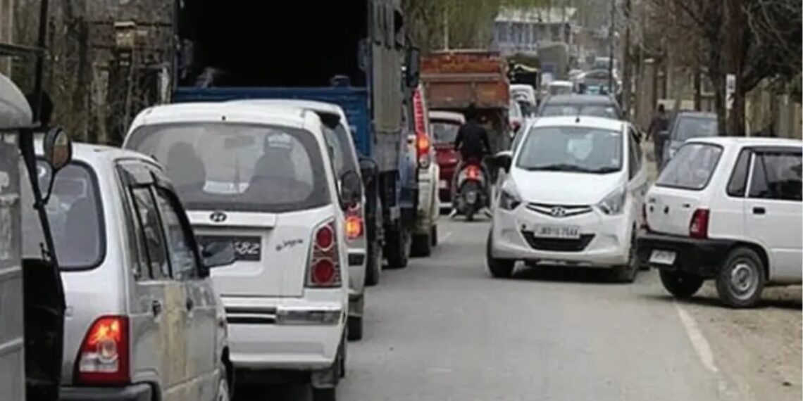 Wrong parking top reason behind Srinagar traffic jams: RTO Kashmir