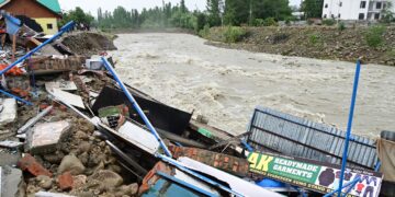 5 killed, roads shut, rivers in spate as heavy rain lashes J&K