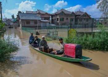 Rs 2022 crore flood management projects for Kashmir stuck amid technical disagreements, infrastructure risks