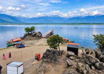 ‘Bangladesh of Kashmir’: Zurimanz sees tourism boom with shikara rides