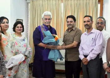 Delegations call on LG Manoj Sinha in Srinagar 
