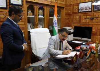 Prof. Anurag Misra assumes charge as Director, NIT Srinagar