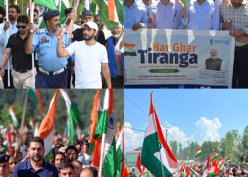 Officials, public join Tiranga rallies in Anantnag