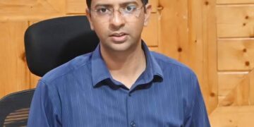 DDC Shopian convenes review meeting to assess status of approved projects