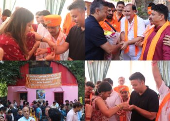 Raksha Bandhan : Women tie Rakhis to DC Anantnag, officers at Prachin Shiv Temple Thajiwara Bijbehara