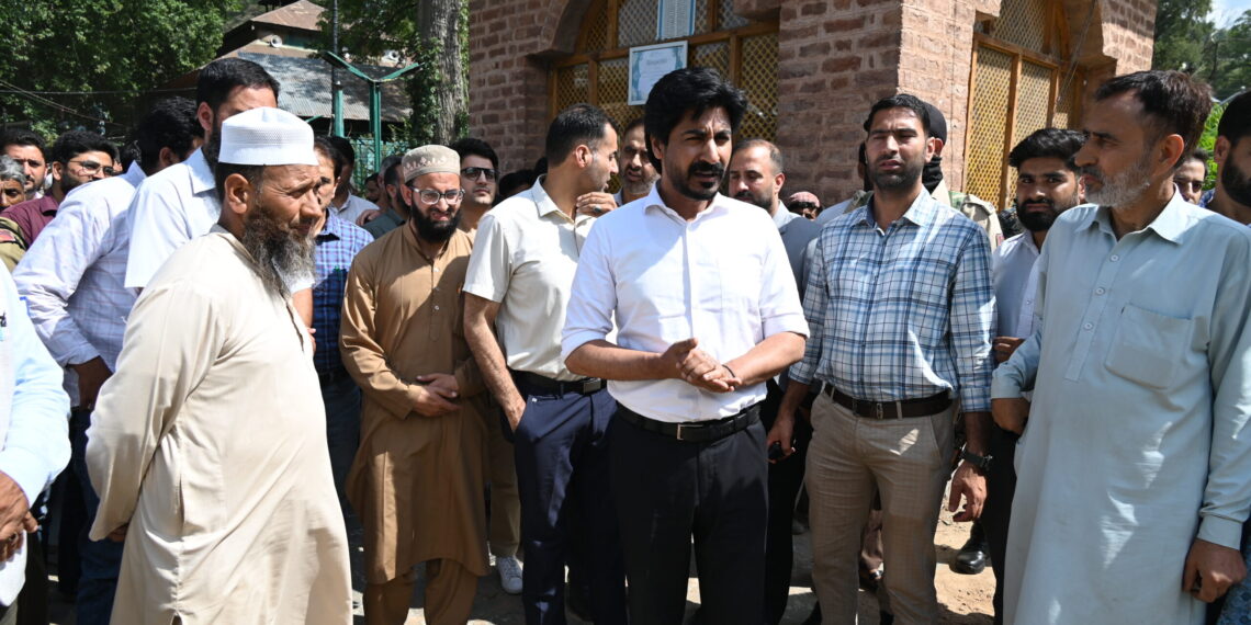 DC Baramulla reviews arrangements at major Shrines ahead of Eid Milad-un-Nabi (SAW)